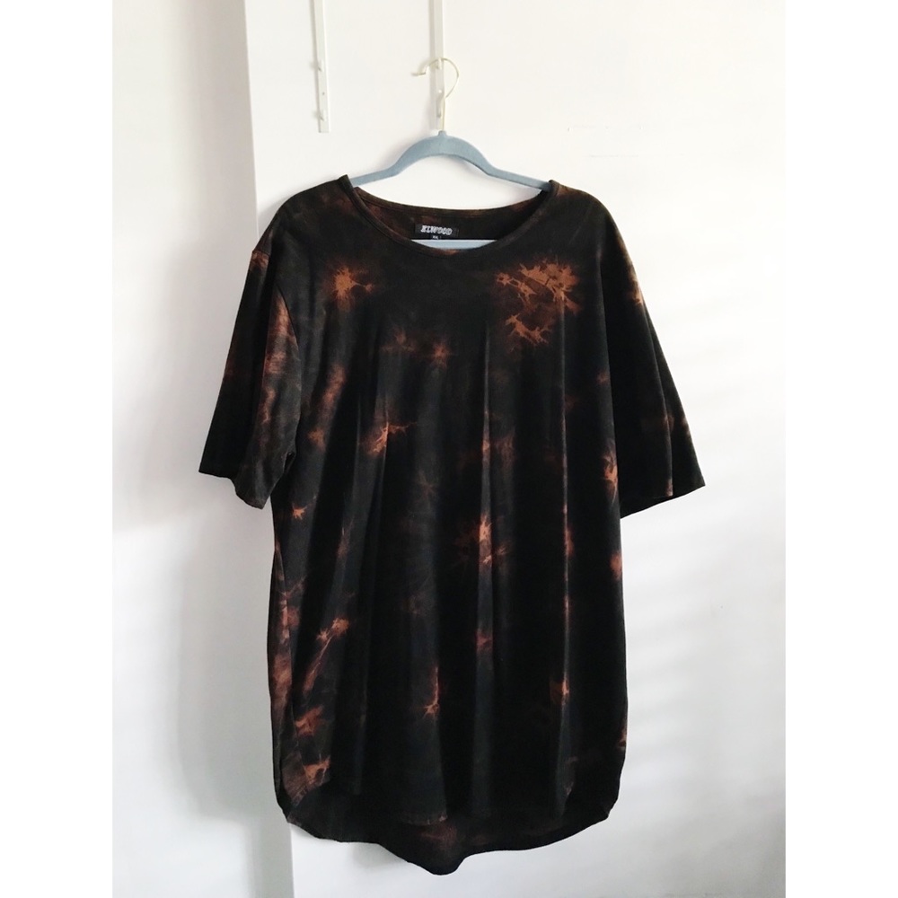 Elwood men’s t shirt.